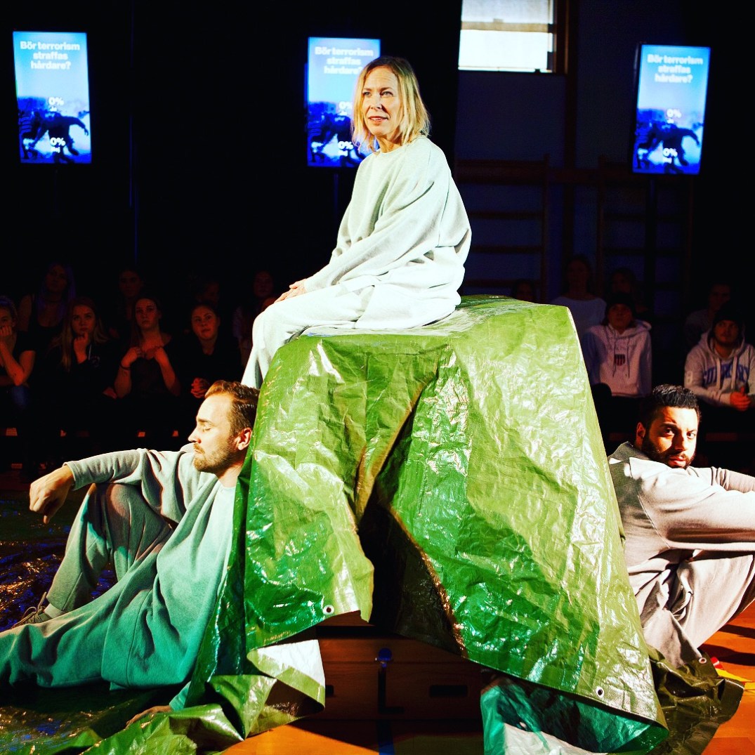 2CBC39C6-CE8F-4135-9EB8-7D457907ECAB